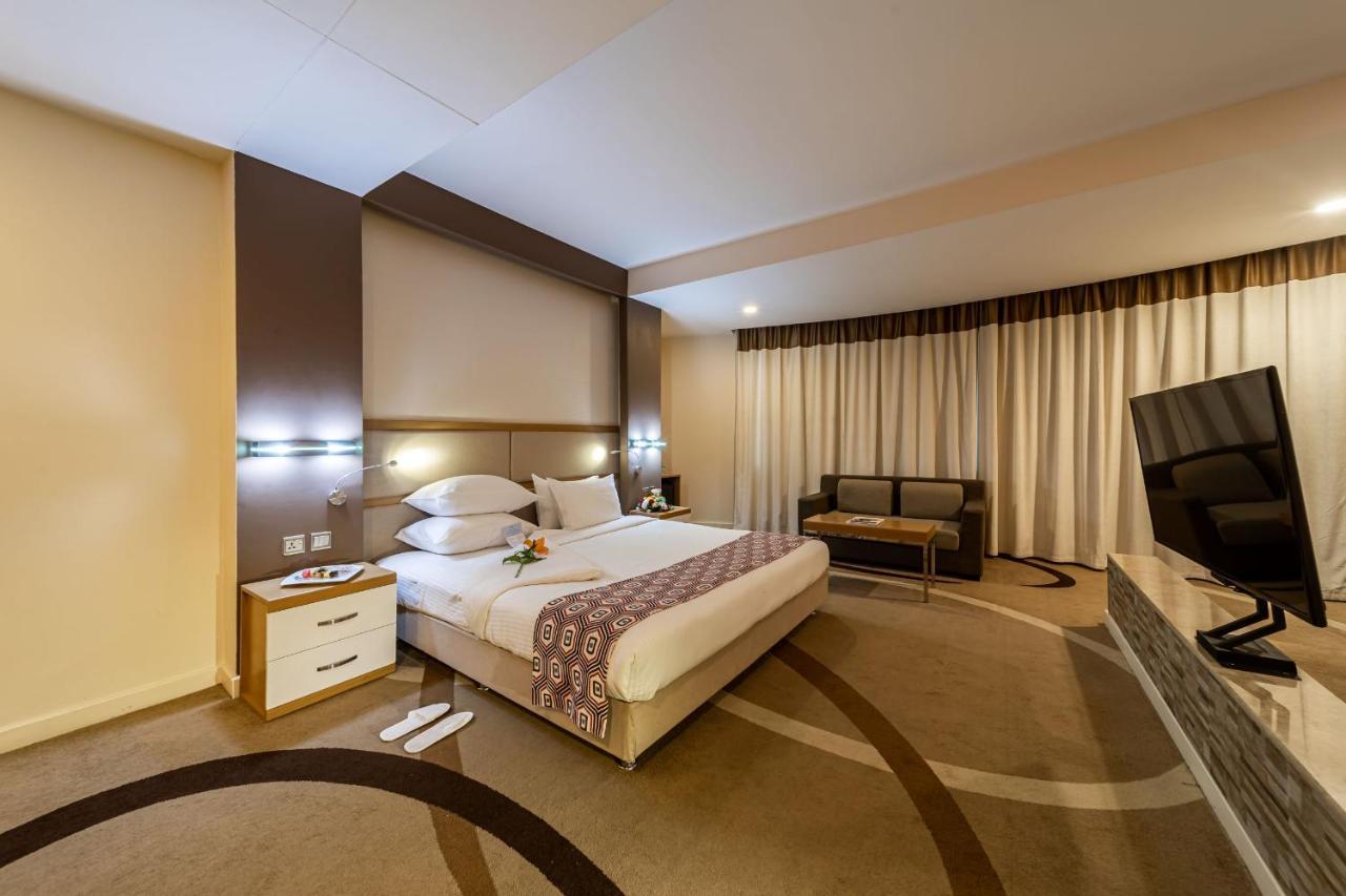 Prideinn Azure Hotel Nairobi Westlands Bagian luar foto