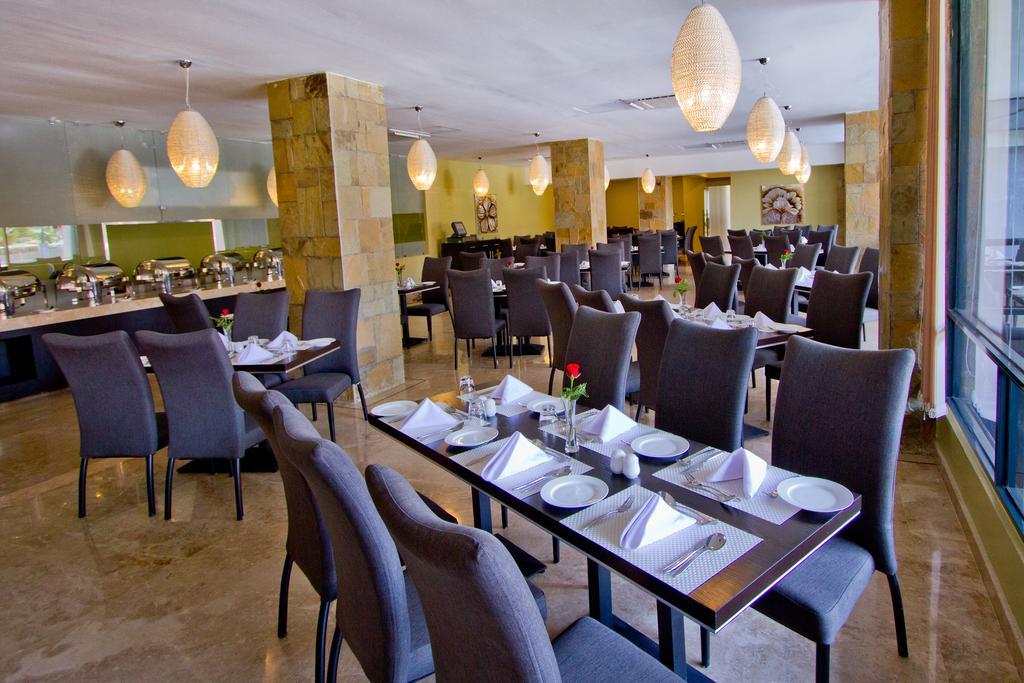 Prideinn Azure Hotel Nairobi Westlands Bagian luar foto