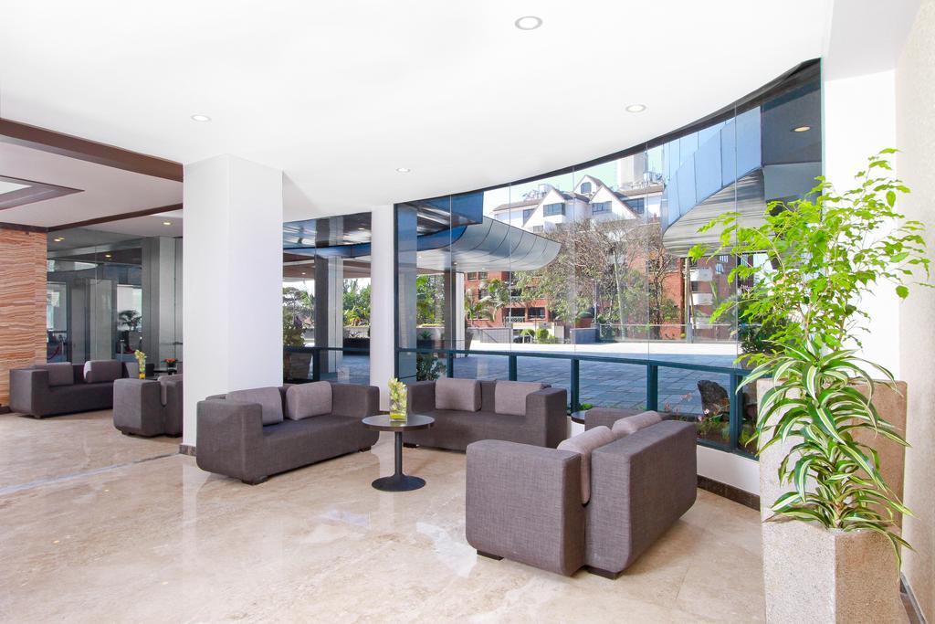 Prideinn Azure Hotel Nairobi Westlands Bagian luar foto