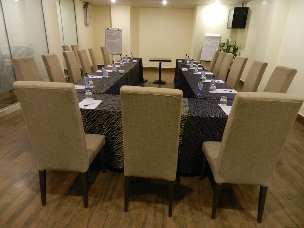 Prideinn Azure Hotel Nairobi Westlands Bagian luar foto