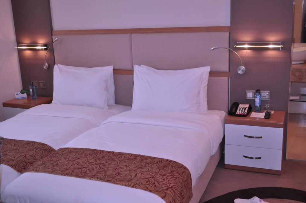 Prideinn Azure Hotel Nairobi Westlands Bagian luar foto